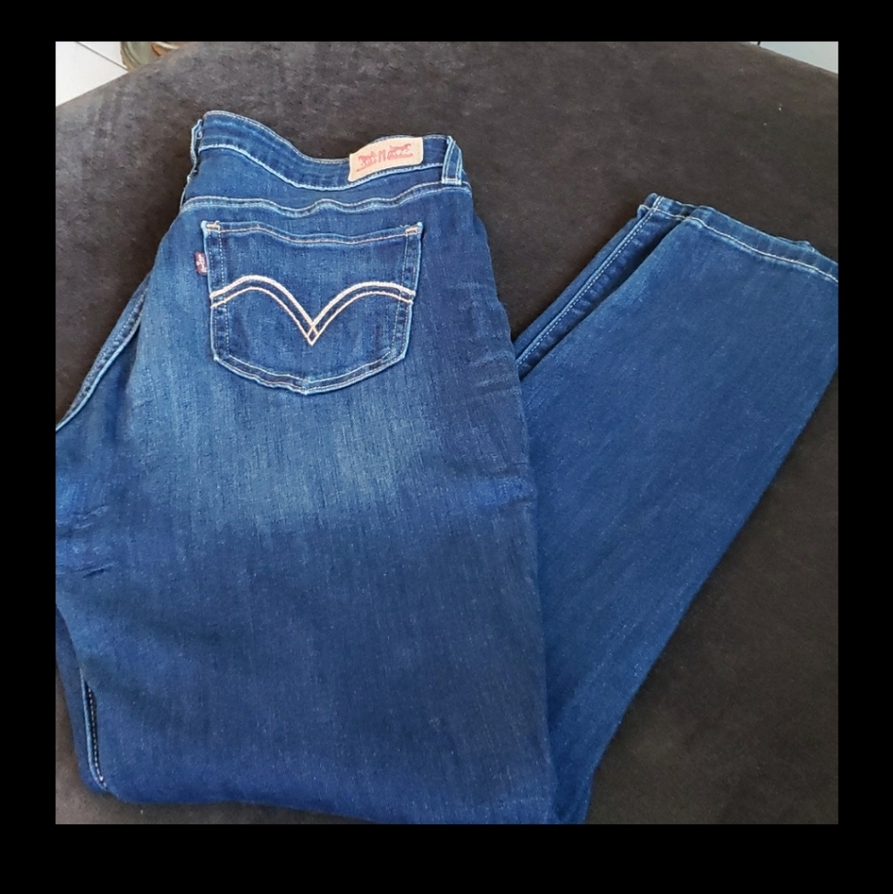 Levi's Women stretch high waist blue jean 31W